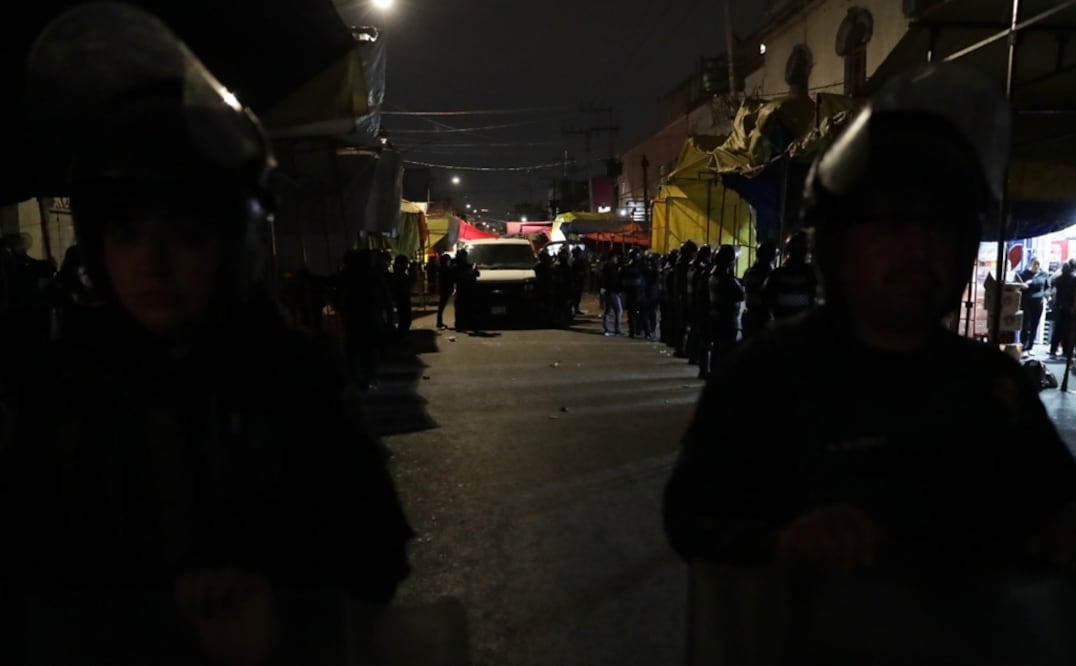 De acuerdo con los reportes, un grupo de sujetos ingresó al predio ubicado en la calle Mineros, observó a las personas que convivían en el área común y, posteriormente, desde las azoteas del lugar comenzaron a dispararles. Imagen ilustrativa.