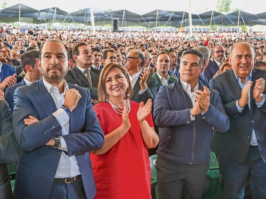 Xóchitl Gálvez acudió con los líderes partidistas a la toma de protesta del gobernador de Coahuila. Foto: Especial