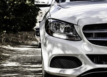 Cómo arreglar la pintura de tu auto en daños leves