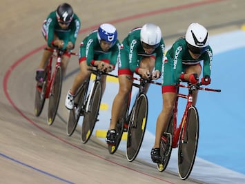 Arreola, con el mismo uniforme