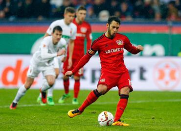 Sin Chicharito, Bayer empató ante Augsburgo