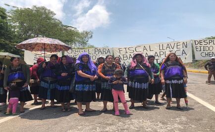 Desplazados tzotziles retienen a hombres que los amenazaron con pistola en Chiapas