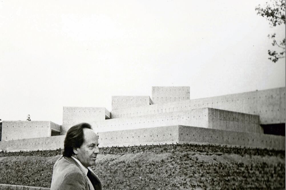 Obra imponente en país de bárbaros