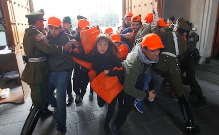 Reforzarán Palacio de La Moneda tras irrupción de estudiantes
