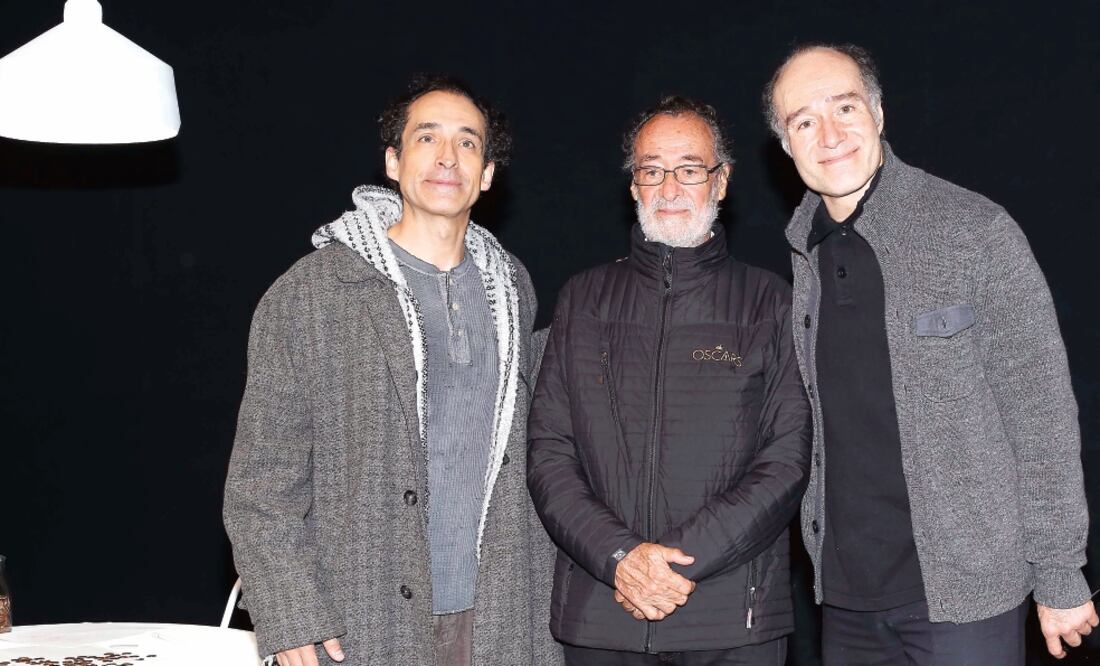 Bruno, Alejandro y Odiseo durante la conferencia para presentar la obra. FOTO: AGUSTIN SALINAS. EL UNIVERSAL