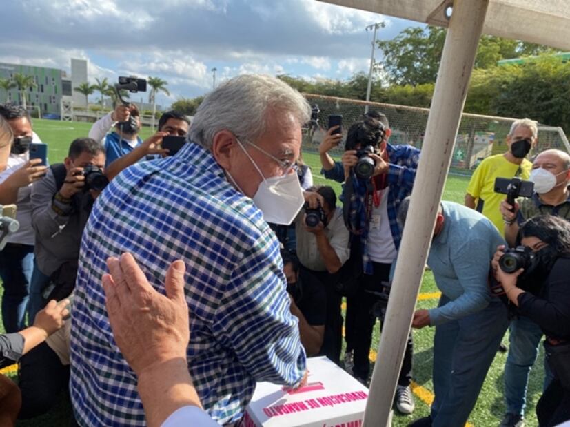 Gobernadores emiten su voto en la consulta de Revocación de mandato