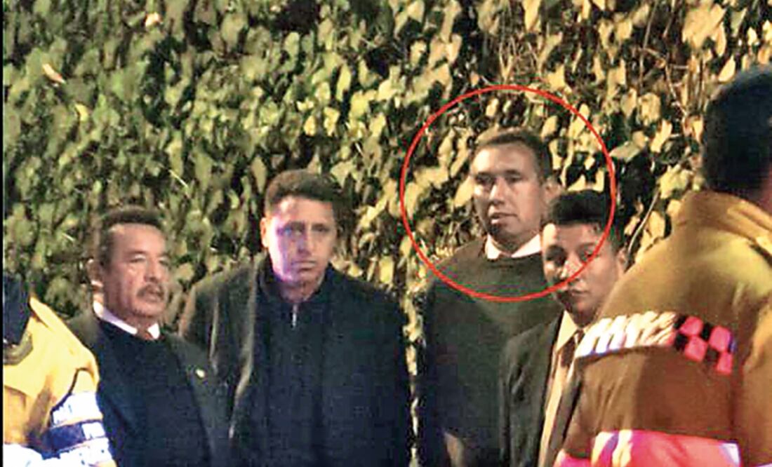 Esta es una de las fotografías que el City Manager publicó en redes. El hombre alto (circulo rojo) es a quien identificó (TOMADA DE TWITTER)