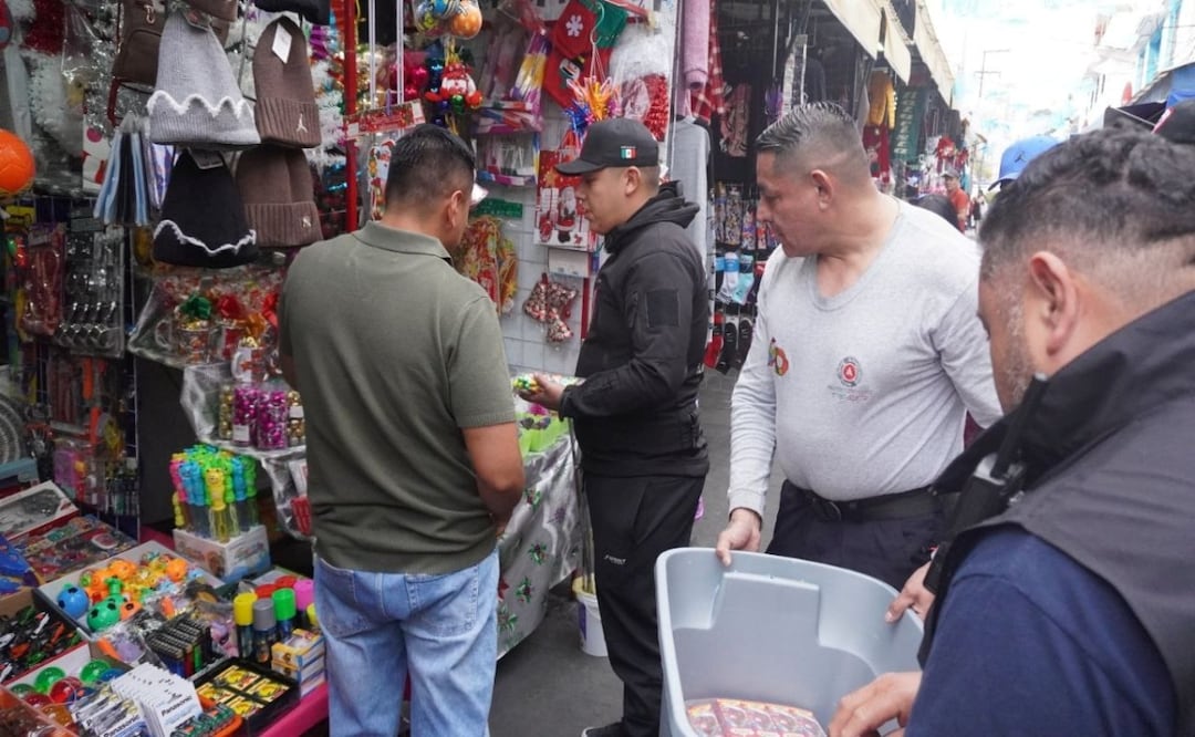 Alcaldía Álvaro Obregón refuerza operativo contra pirotecnia en mercados públicos; aseguran siete kilos de artefactos. Foto: Especial