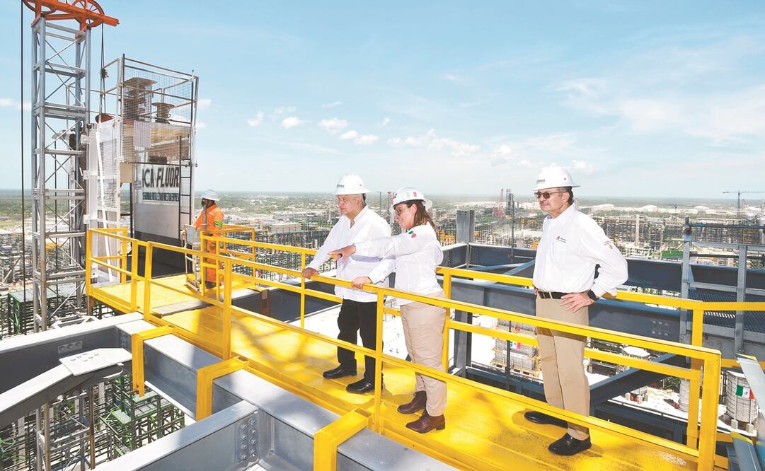Luego de realizar un recorrido por la refinería Olmeca, el Mandatario aseguró que “Dos Bocas es un sueño hecho realidad”.