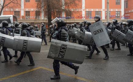Presidente de Kazajistán descarta negociación con manifestantes; autoriza disparar sin aviso