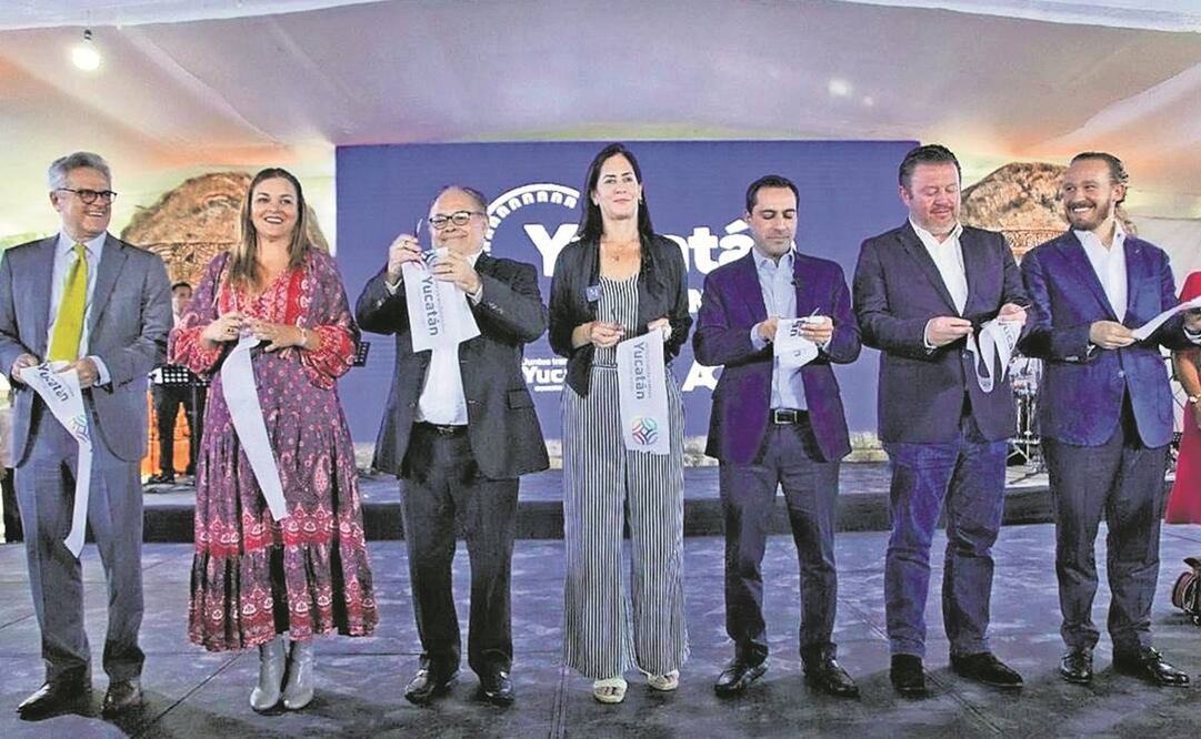 La edil de Álvaro Obregón, Lía Limón (al centro), y el gobernador de Yucatán, Mauricio Vila (der.), al inaugurar la Yucatán Expone. Foto: Especial