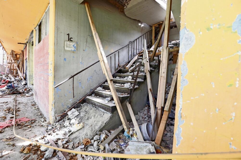 Reunión. En el encuentro, realizado en el Multifamiliar Tlalpan, los damnificados aseguran que los conteos excluyen a varios predios siniestrados. (ARCHIVO. EL UNIVERSAL) 