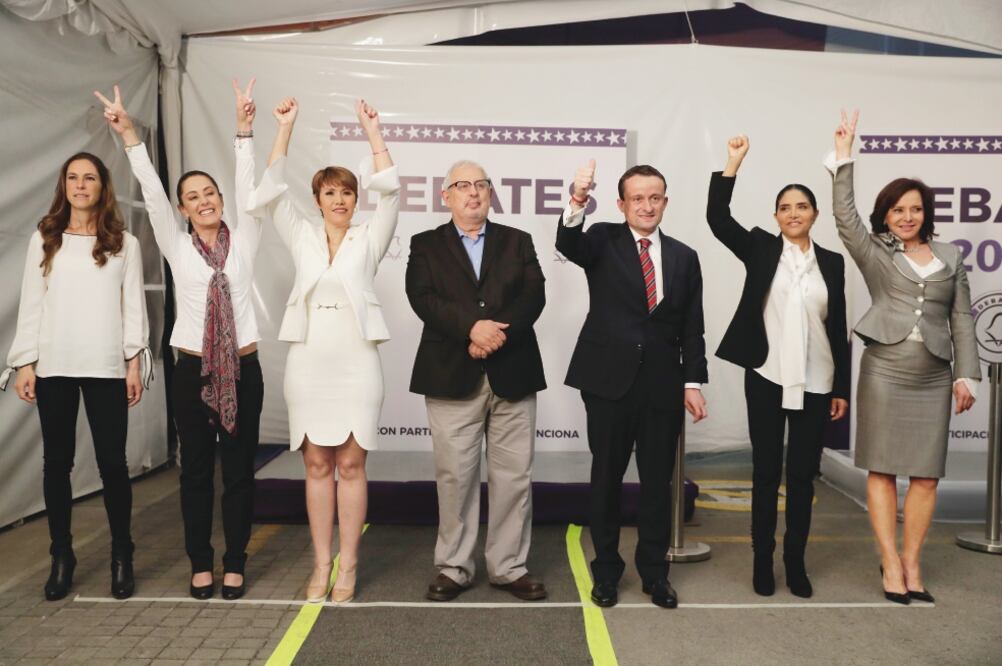 En relación con la información positiva Alejandra Barrales tuvo 29%, Claudia Sheinbaum se quedó con 26% y Mikel Arriola sumó 17% (ARCHIVO EL UNIVERSAL)