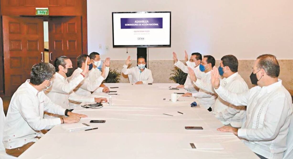 La Asociación de Gobernadores de Acción Nacional designó ayer a Carlos Joaquín, mandatario de Quintana Roo (centro), como su nuevo presidente. Foto: Tomada de Twitter