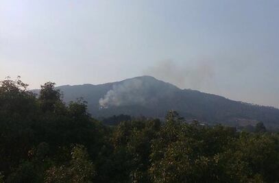 Incendian nuevamente el Cerro de la Cruz en Uruapan