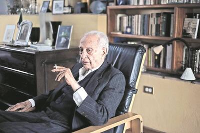 Hospitalizan al escritor Sergio Pitol 