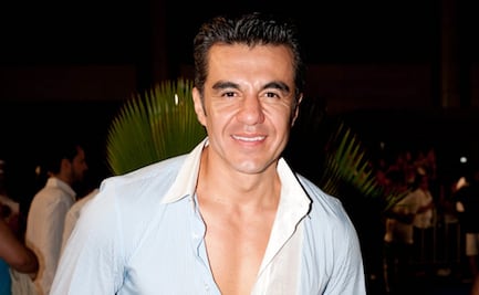 Adrián Uribe aclara su situación con Televisa: "A mí no me quitaron la exclusividad…yo dije no"