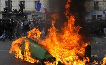 Francia: Agreden a familiar de Macron durante cacerolada contra reforma de pensiones