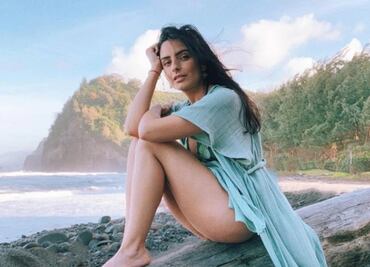 Aislinn Derbez presume figura de infarto en bikini color block