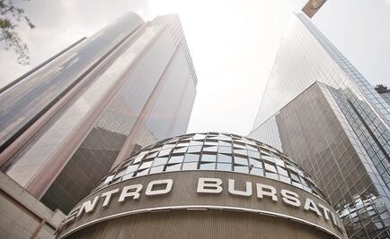 Dólar llega a $18.13 pesos; Bolsa Mexicana cae 2.47%