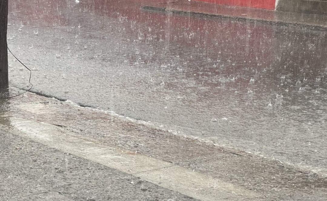 Intensa lluvia y granizada deja afectaciones en varias vialidades de Tultitlán, Estado de México. Foto: Especial