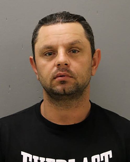 Conocen a embarazada en Facebook; luego la asesinan y le arrancan al bebé en Chicago