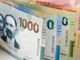 Economía mexicana supera expectativas, liga tres meses al alza en julio