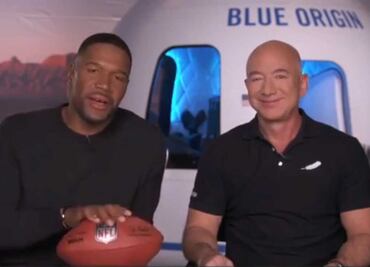 Los objetos que llevó al espacio Michael Strahan, jugador de futbol americano