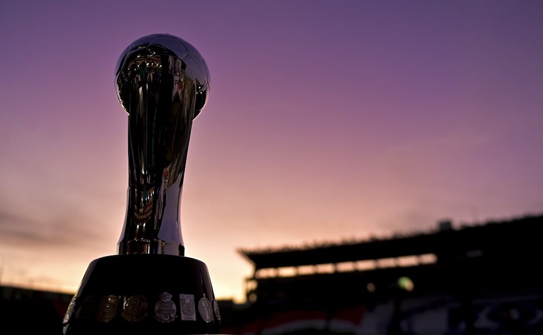 El trofeo de campeón de la Liga MX / Foto: Imago7