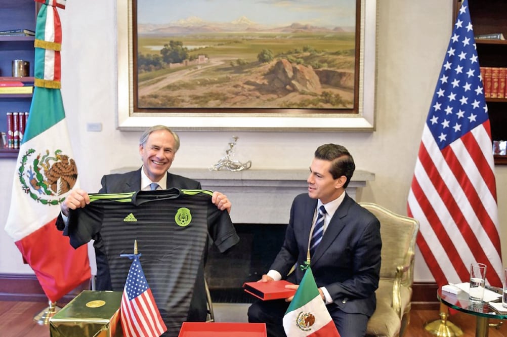 El presidente Enrique Peña Nieto recibió en Los Pinos al gobernador de Texas, Greg Abbott, quien realiza una visita de trabajo a México (ESPECIAL)