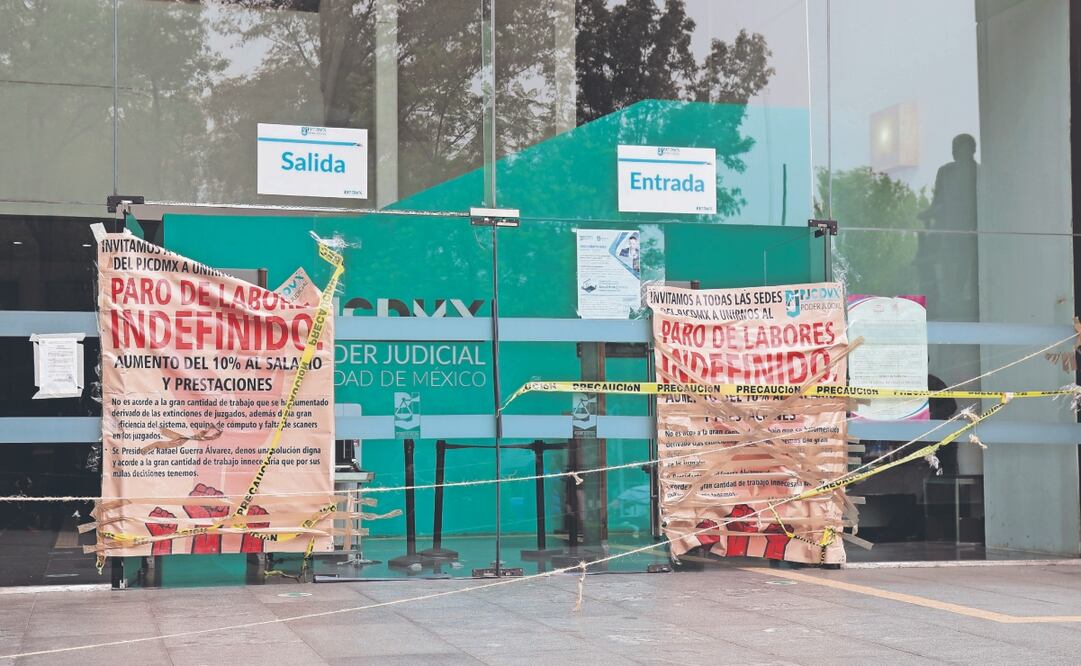 Los edificios ubicados en la colonia Doctores se mantienen tomados por los trabajadores que exigen 10% de aumento salarial. Foto: de FERNANDA ZAMORA. EL UNIVERSAL