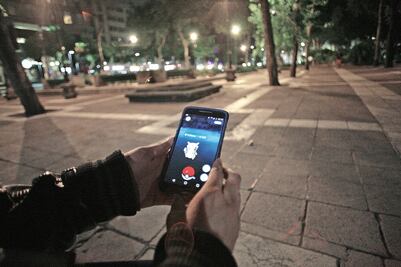 Capitalinos se enganchan con la fiebre de 'Pokémon Go'