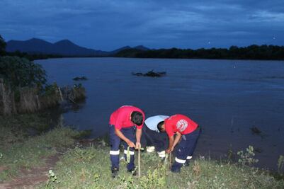 Desfogan presa en Michoacán por lluvias
