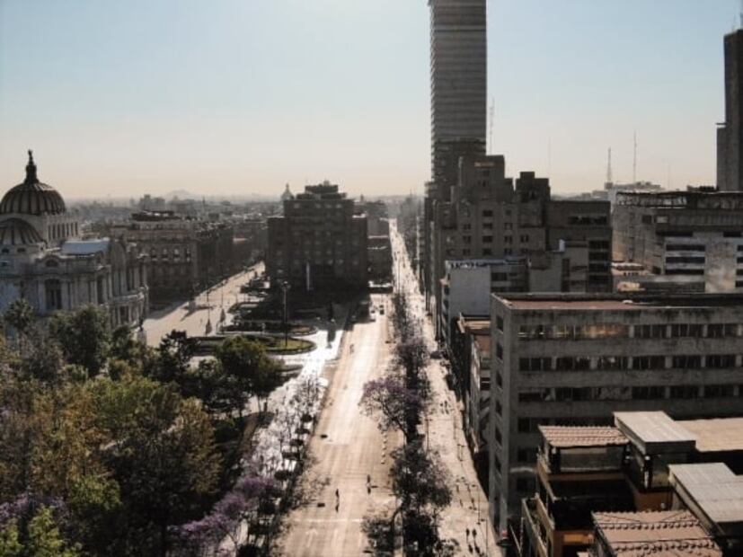 Drones vuelan sobre la CDMX, registran aislamiento social por cuarentena