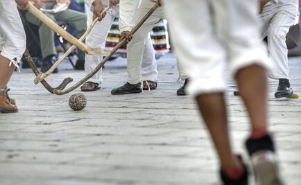 Rarámuris muestran en Oaxaca sus deportes autóctonos
