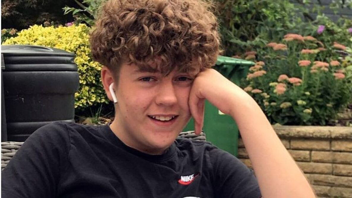 Olly fue asesinado a puñaladas por dos adolescentes en un campo detrás de su casa. Foto: Familia Stephens