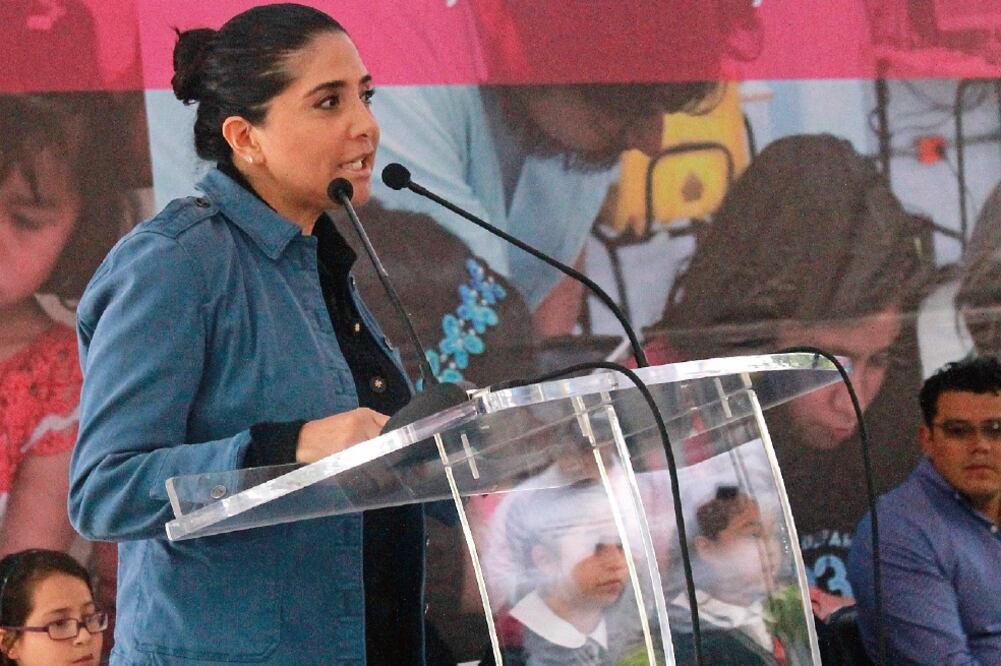 Alejandra Barrales dijo que hay 2 mil maestros interesados en ser parte de la capacitación y recibir apoyo del Invi. La convocatoria estará lista en dos semanas (ARCHIVO EL UNIVERSAL)