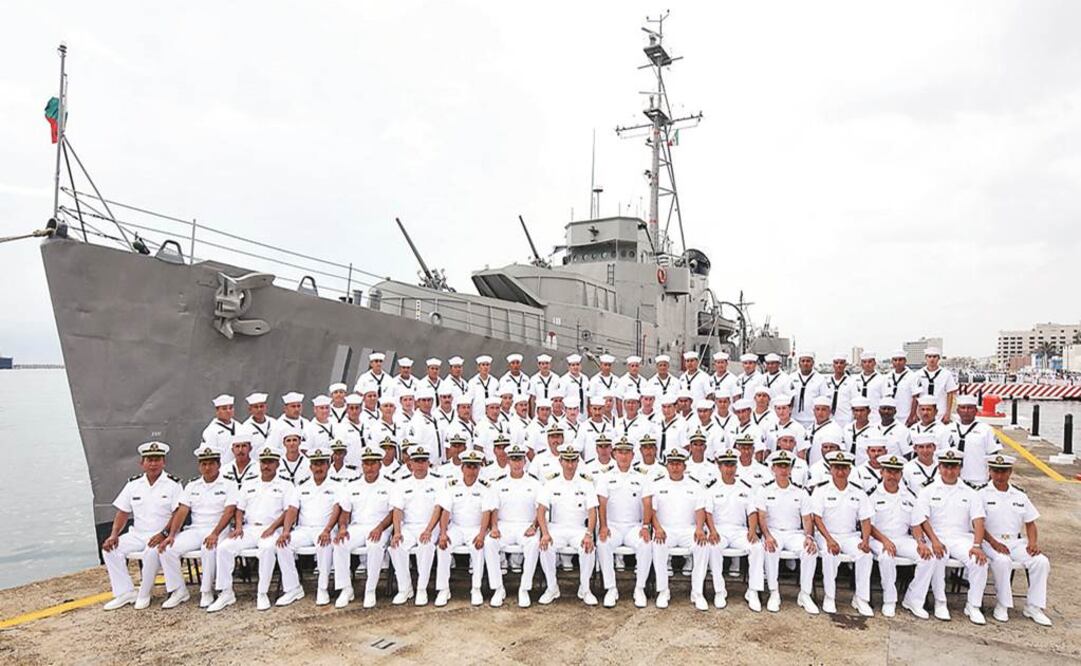 Ayer se dio de baja al Buque Destructor Armada de la República, Comodoro Manuel Azueta, después de 60 años en operación. Foto: CUA RTOSCURO