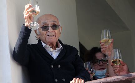 Estado de salud delicado no impide que Francisco Brines brinde por su Premio Cervantes