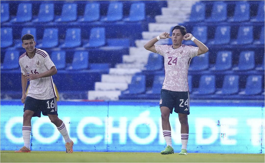 La lluvia fue protagonista en la noche capitalina / Foto: Imago7