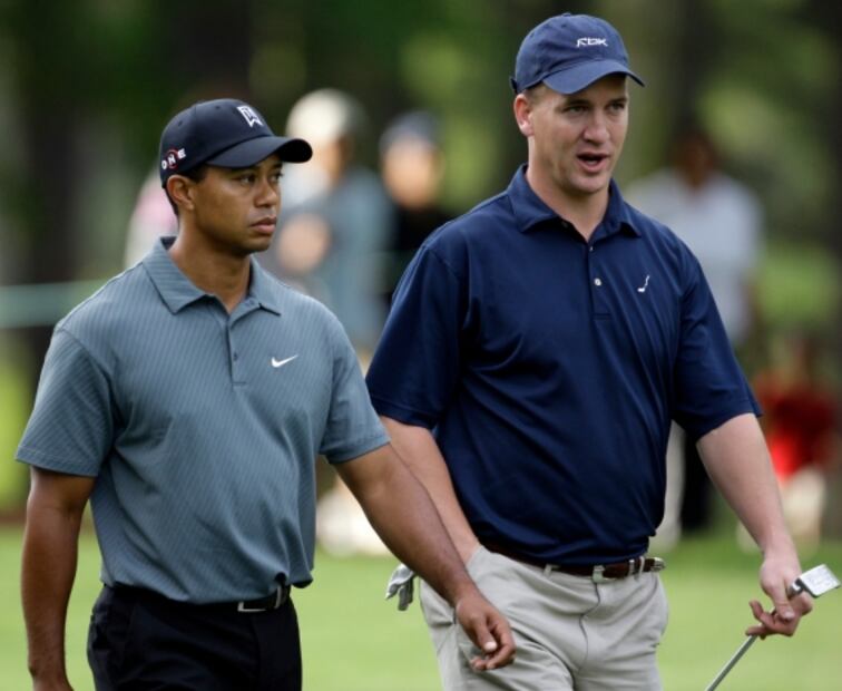 Brady y Manning jugarían golf con Tiger Woods y Phil Mickelson