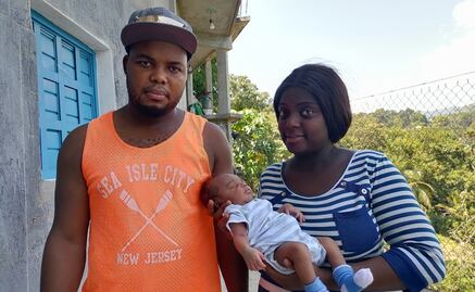 Nace bebé de padres migrantes hatianos en Mezcalapa, Chiapas