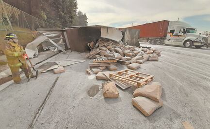 Doble volcadura en la libre a Toluca