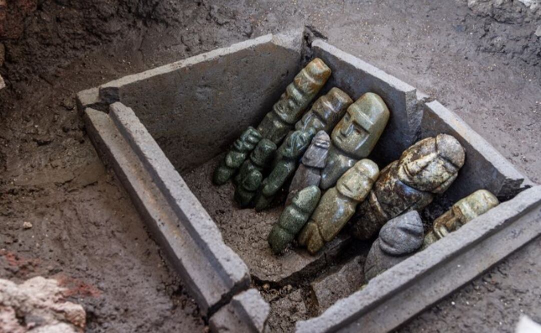 Vista de las figuras antropomorfas de estilo Mezcala. Foto: Mirsa Islas, Cortesía del Proyecto Templo Mayor.