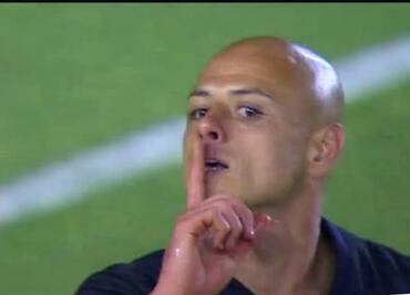 Chicharito Hernández y su polémico festejo; mandó a callar a la afición del Atlético de San Luis