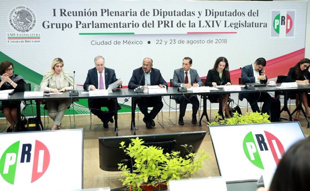 Diputados integrantes del Grupo Parlamentario del PRI en la LXIV legislatura. Foto: Especial
