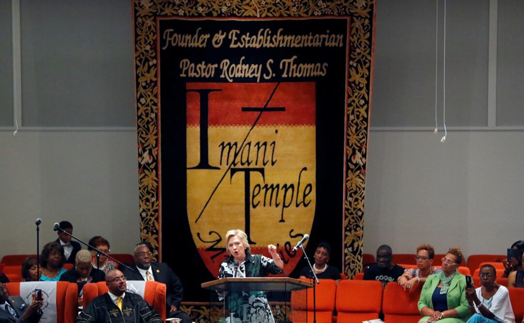 Clinton en la iglesia Imani Temple Ministries, en Cleveland Heights, Ohio (Foto: Reuters)