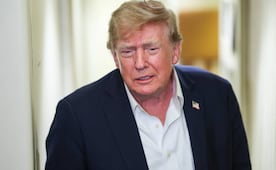 Donald Trump dice que el único control que necesita la IA es un presidente como él; denuncia "conspiración enfermiza"