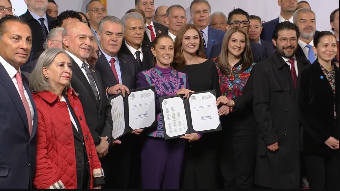 Tras el anuncio del incremento al salario mínimo para 2026 y el acuerdo para avanzar gradualmente hacia la jornada laboral de 40 horas, representantes del sector empresarial y del movimiento obrero expresaron su respaldo a los consensos alcanzados en el marco de la Comisión Nacional de los Salarios Mínimos (Conasami). Foto: especial
