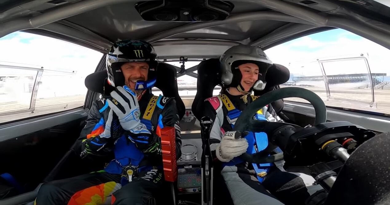 Ken Block enseña a su hija de 13 años a hacer drift